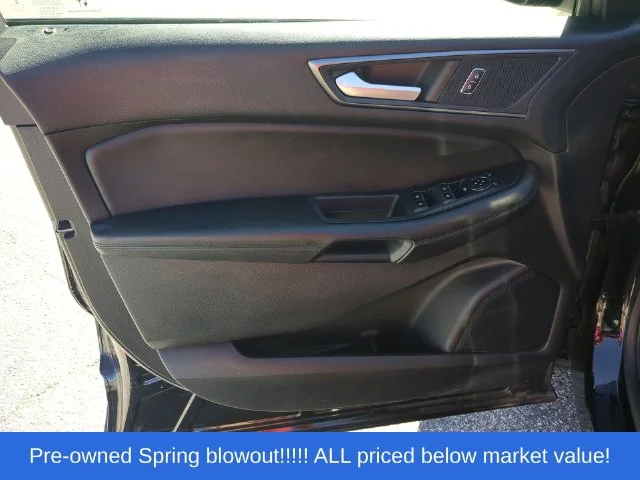 Used 2020 Black Ford SE image 20