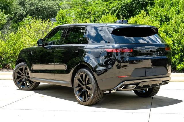 New 2026 Santorini Black Land Rover SE image 11