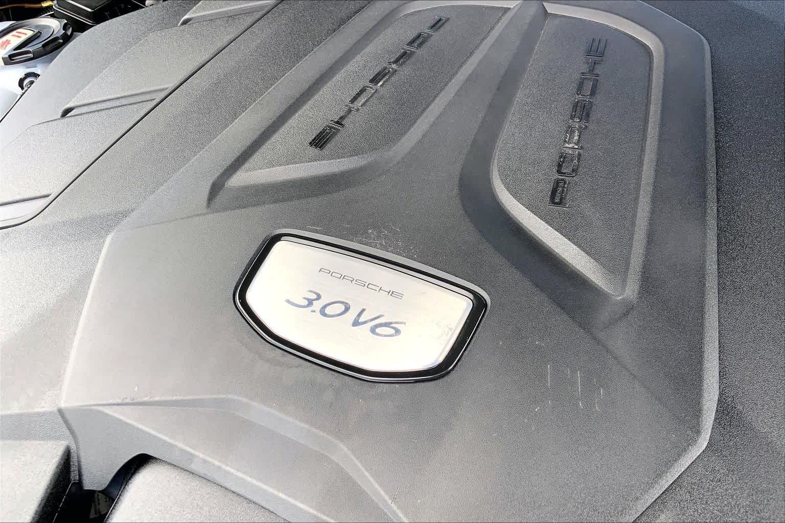 Used 2021 Jet Black Metallic Porsche  image 32