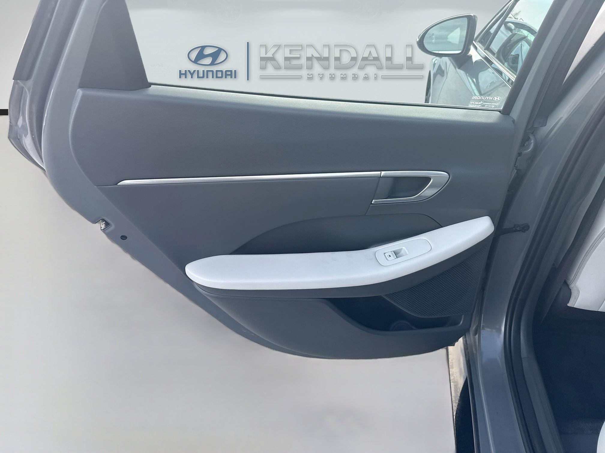 Used 2023 Hampton Gray Hyundai SEL image 22