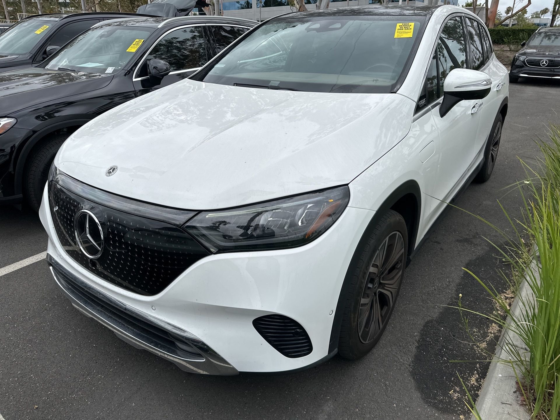 2023 Mercedes-Benz EQE SUV EQE 350's photo