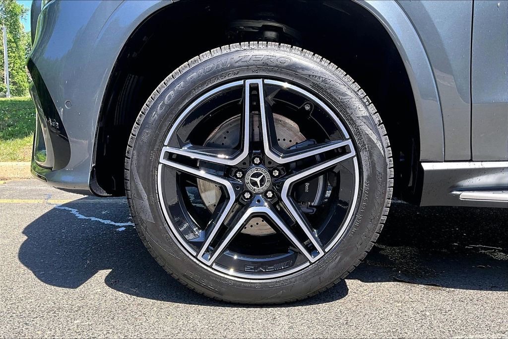 New 2026 Selenite Grey Metallic Mercedes-Benz GLS 450 image 26