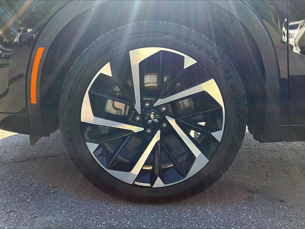 Used 2022 Black Mitsubishi SEL image 7