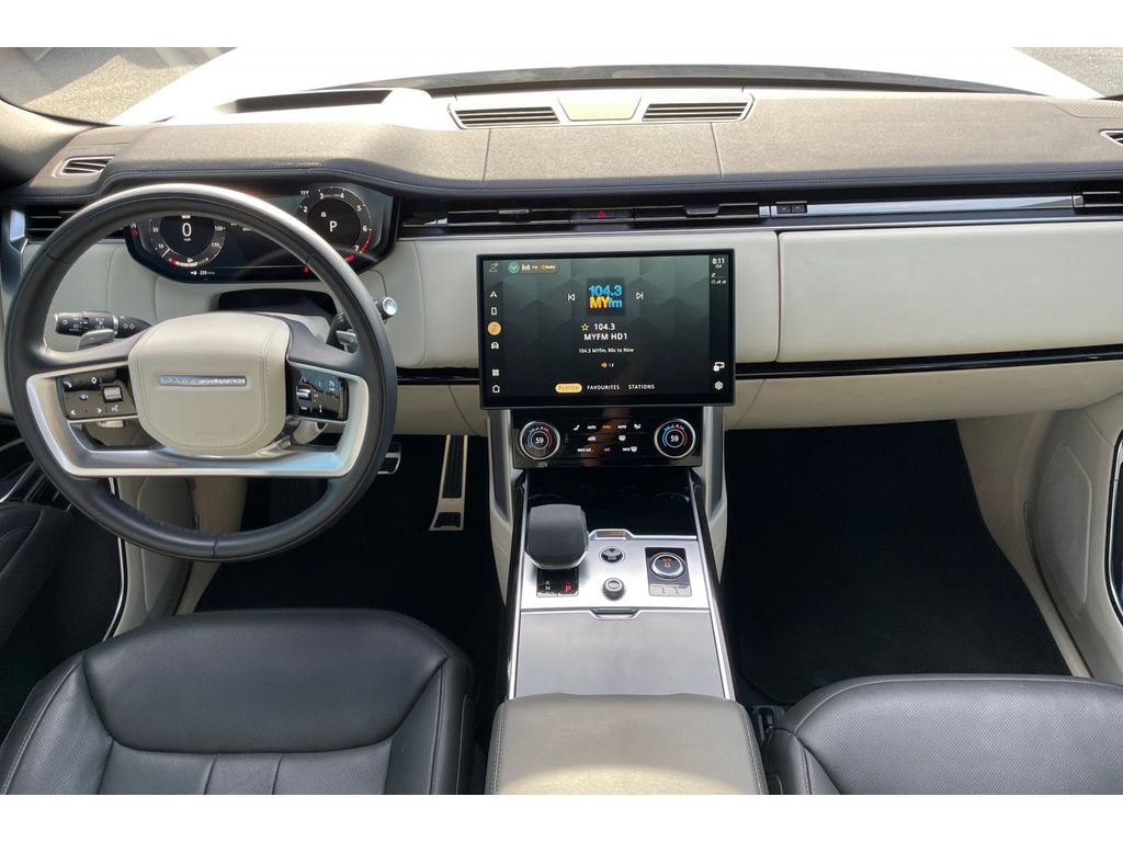 Used 2023 Fuji White Land Rover SE image 14
