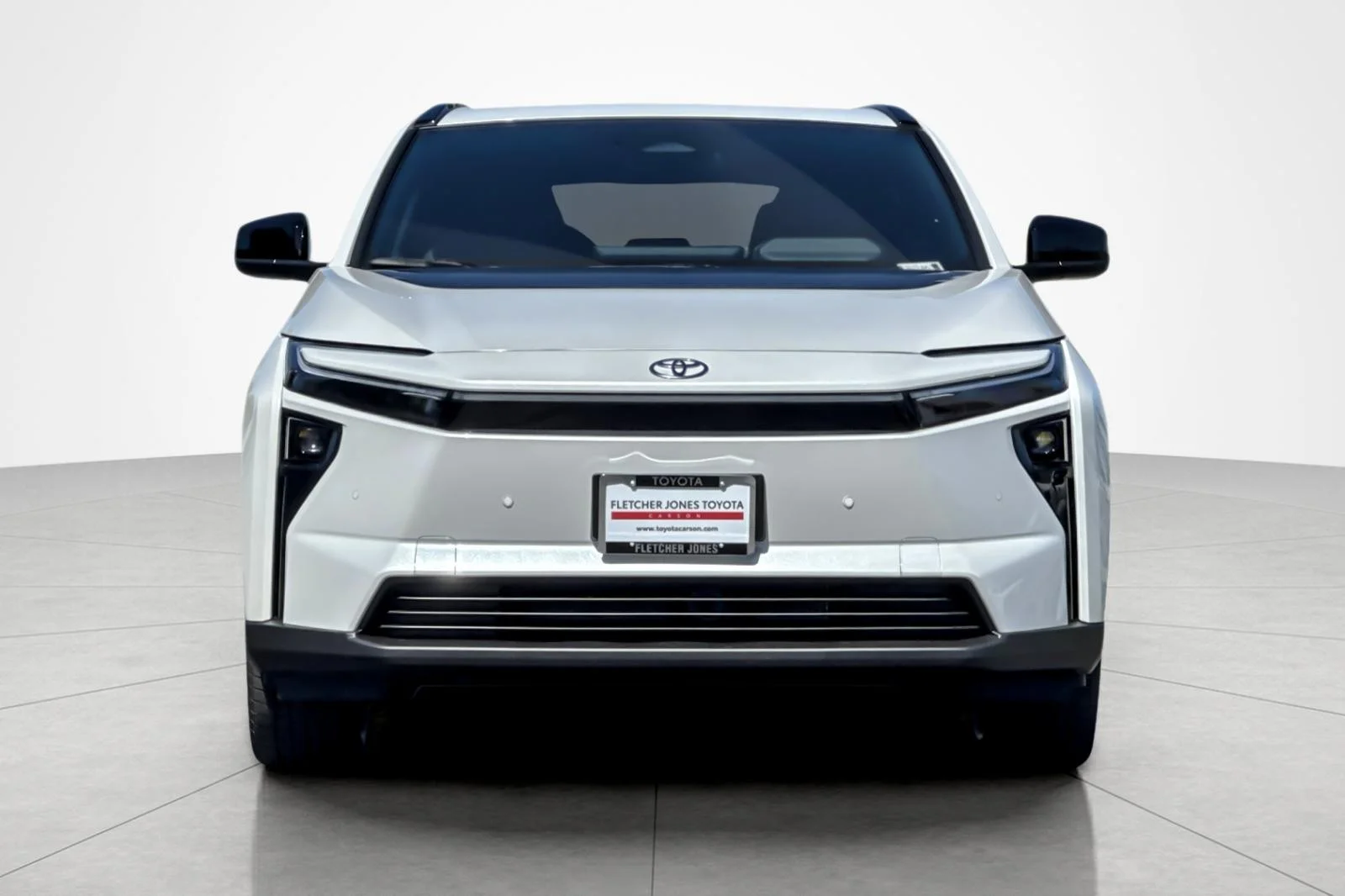 New 2027 Wind Chill Pearl <sup>1</sup> Toyota  XLE image 8