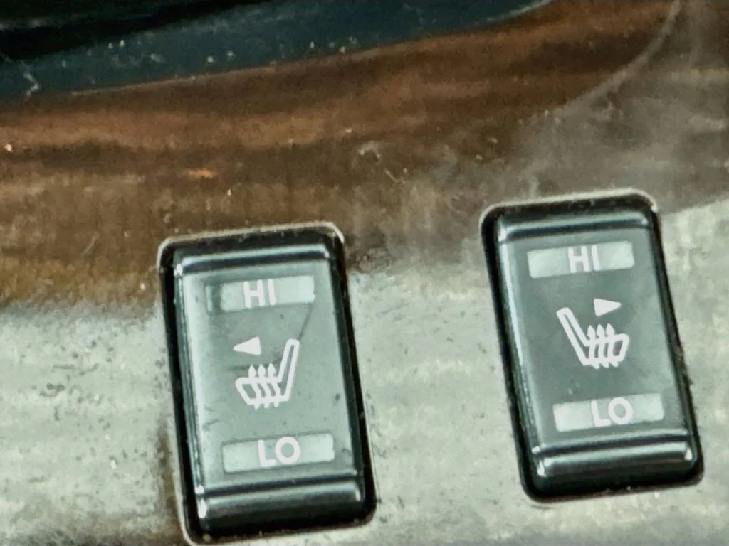 Used 2013 Dark Slate Nissan SL image 25