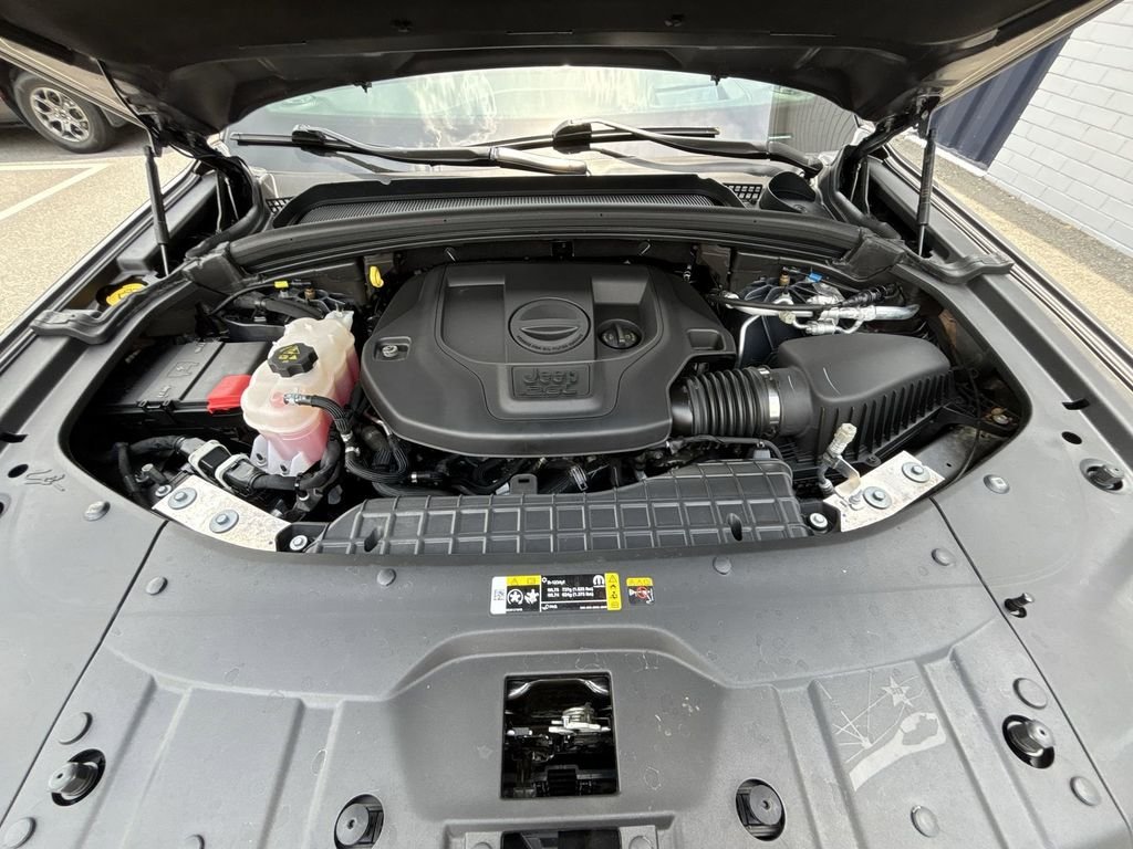 Used 2024 Gray Jeep Summit image 18