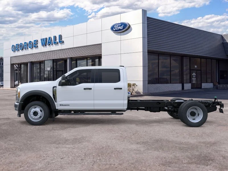 New 2026 Oxford White Ford F-550® XL image 18