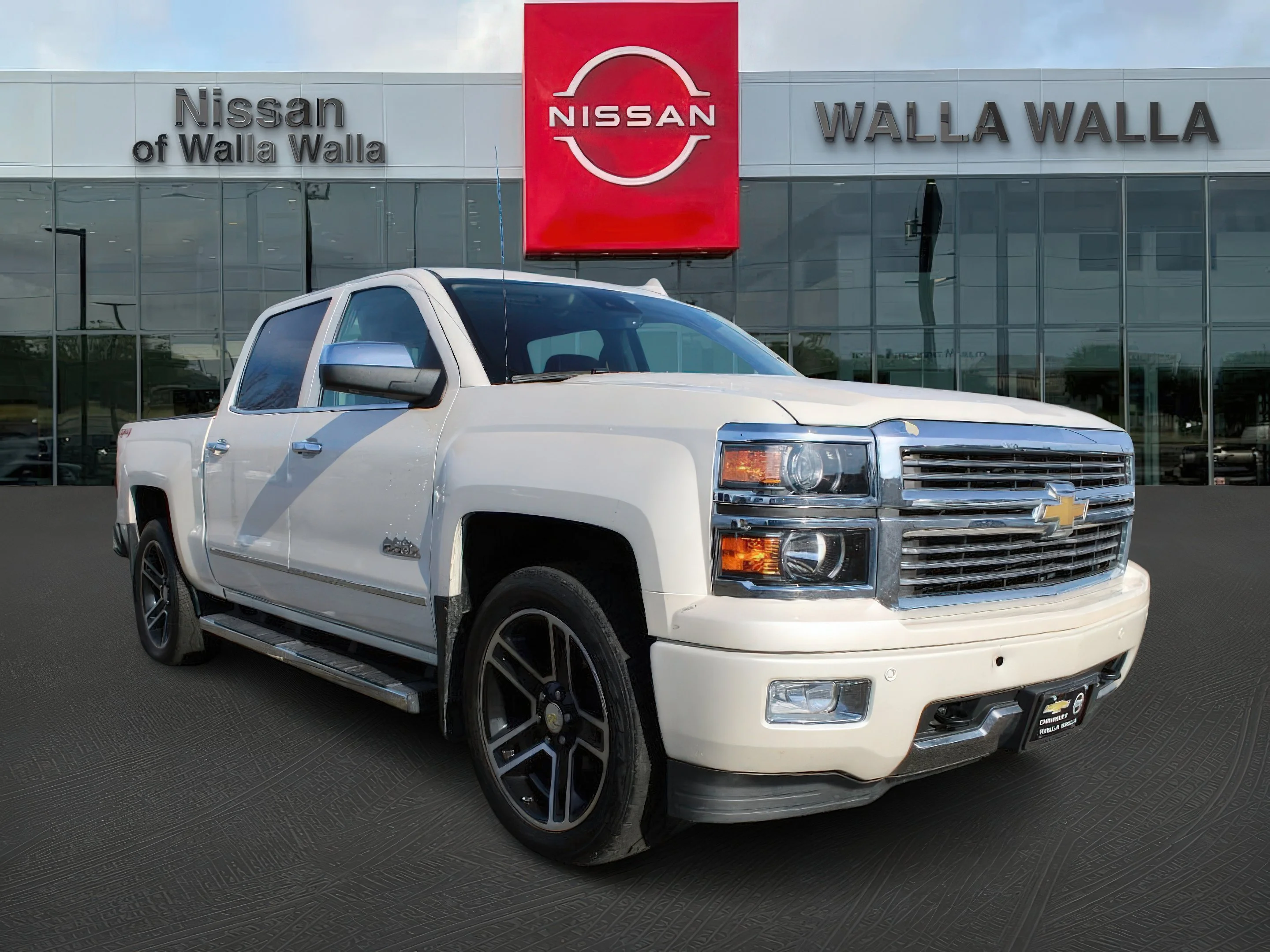 2015 Chevrolet Silverado 1500 High Country 4X4 Crew Cab Short Box's photo