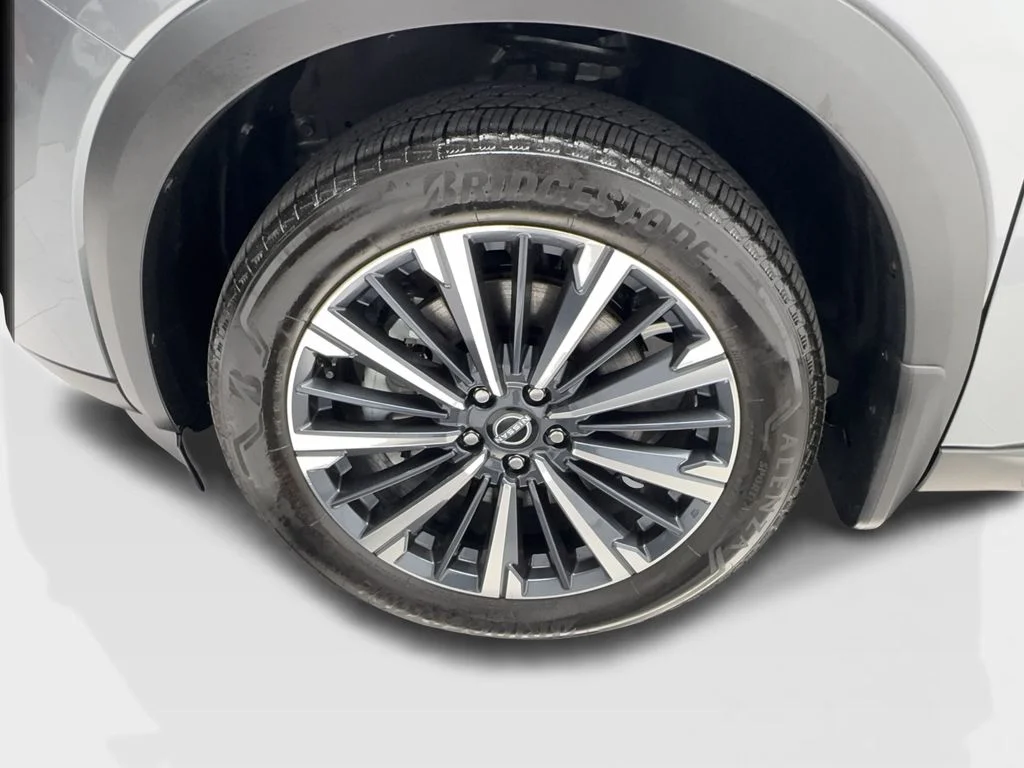 Used 2026 Gray Nissan Platinum image 14