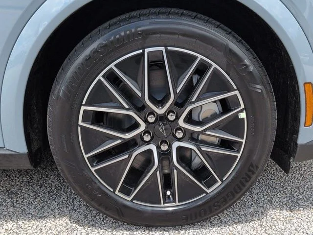 New 2026 Glacier Gray Metallic Tri-coat Ford Premium image 11