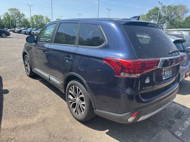 Used 2018 Mitsubishi Outlander SE with VIN JA4AZ3A31JZ054032 for sale in White Bear Lake, Minnesota