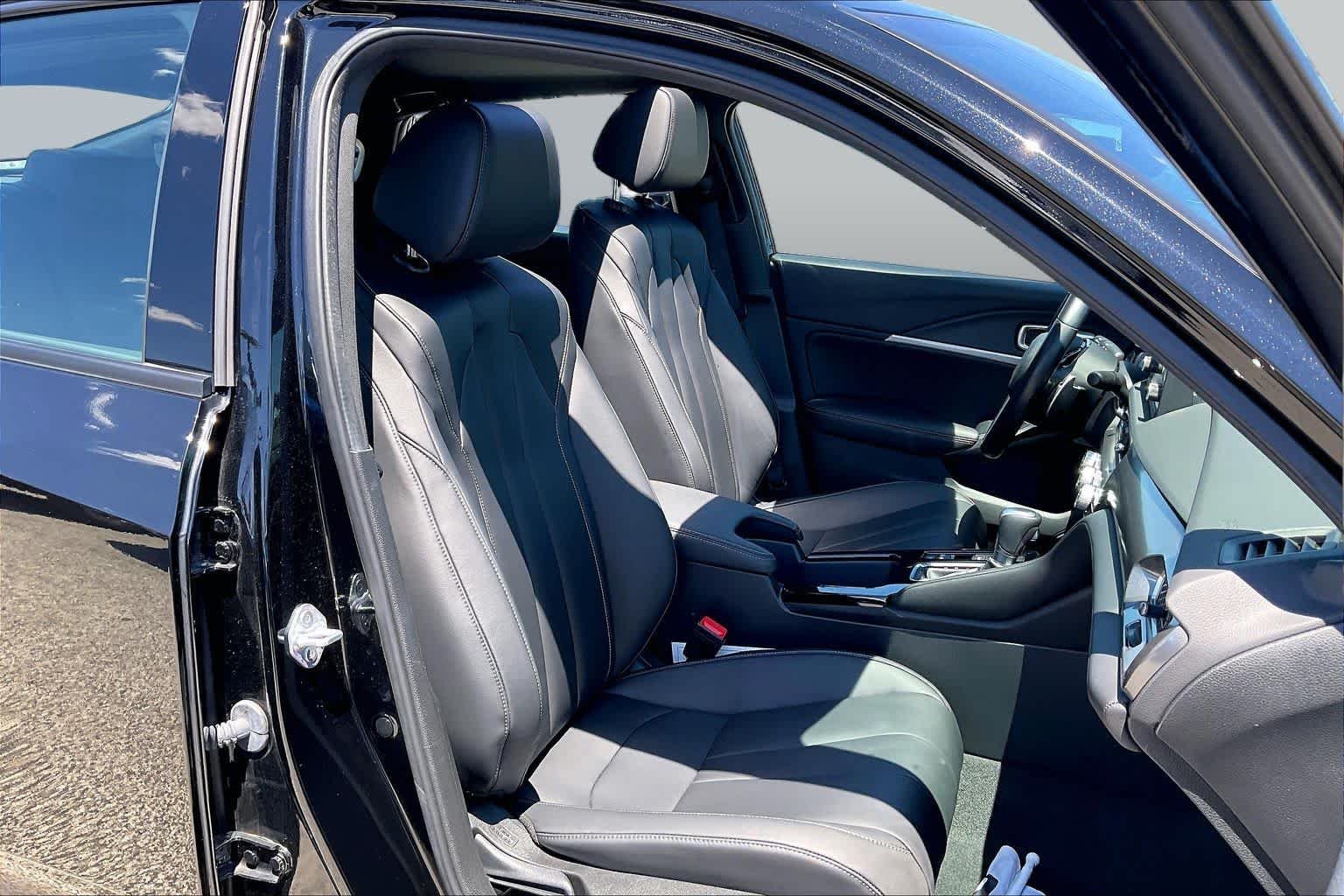 Used 2024 Majestic Black Pearl Acura w/A-Spec Package image 9
