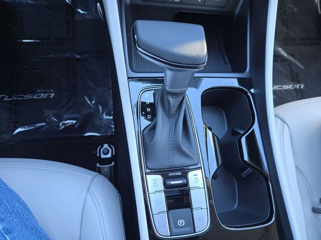 Used 2025 Black Hyundai SEL Convenience image 19