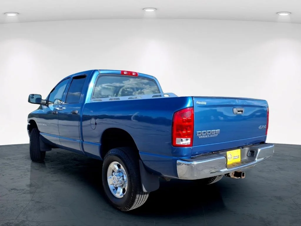 Used 2004 Blue Dodge SLT image 9