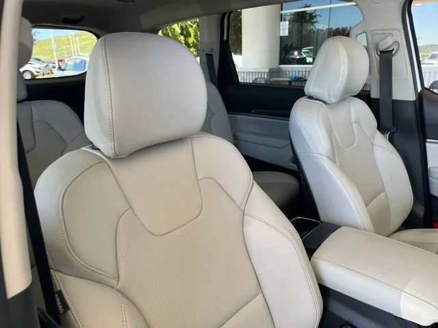 Certified Used 2024 Glacial White Pearl Kia S image 64