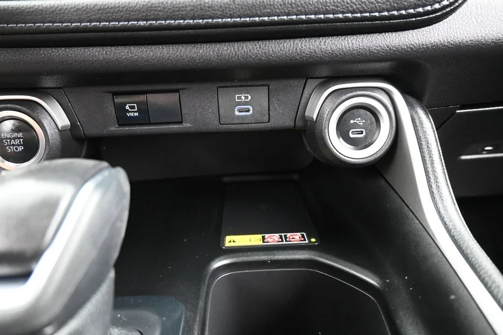 Used 2025 Cloud Toyota Limited image 28