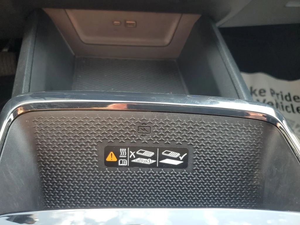 Used 2025 Gray Chevrolet RS image 27