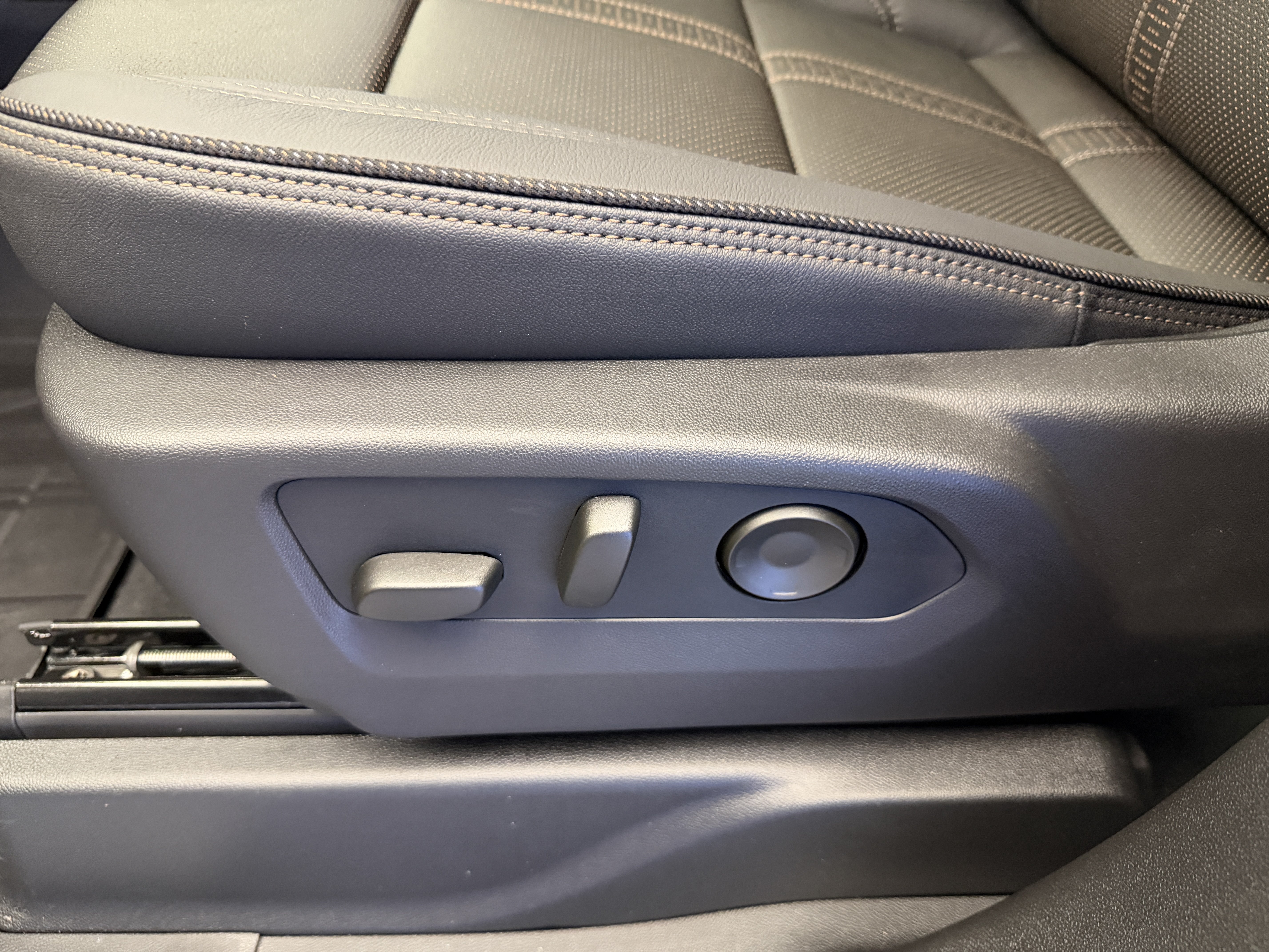 2026 Chevrolet Suburban High Country - Photo 15
