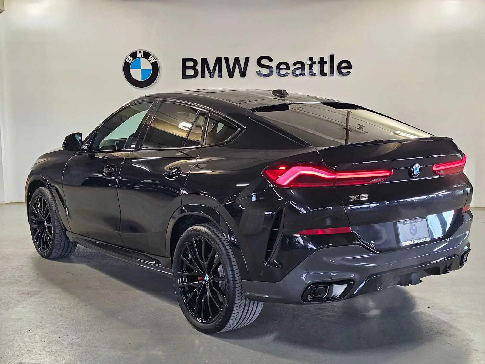 New 2026 Black Sapphire Metallic BMW xDrive40i image 4