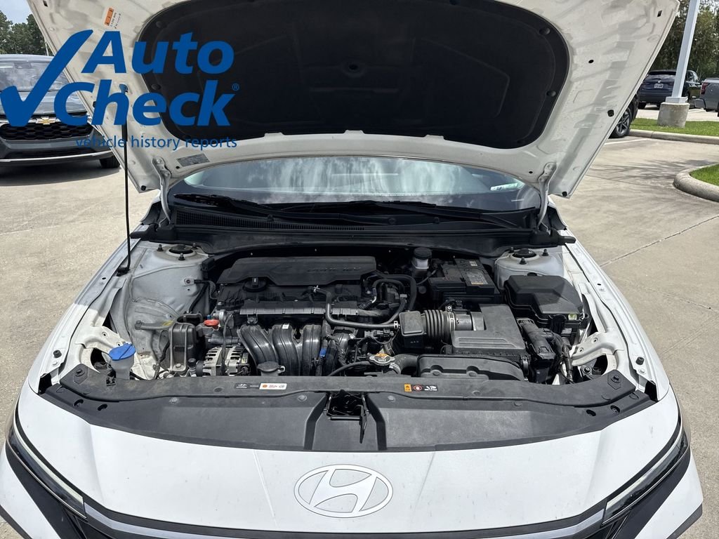2024 Hyundai Elantra SEL - Photo 17