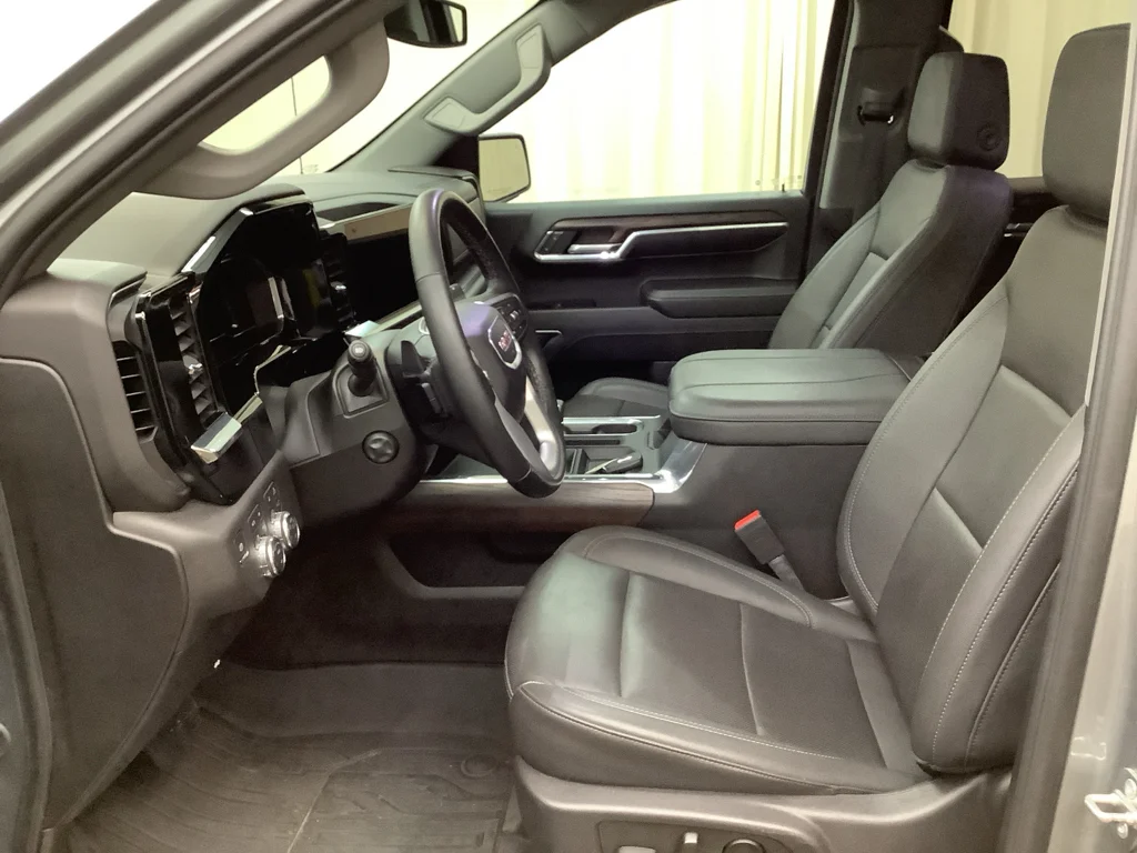 Used 2024 Sterling Metallic GMC SLT image 16