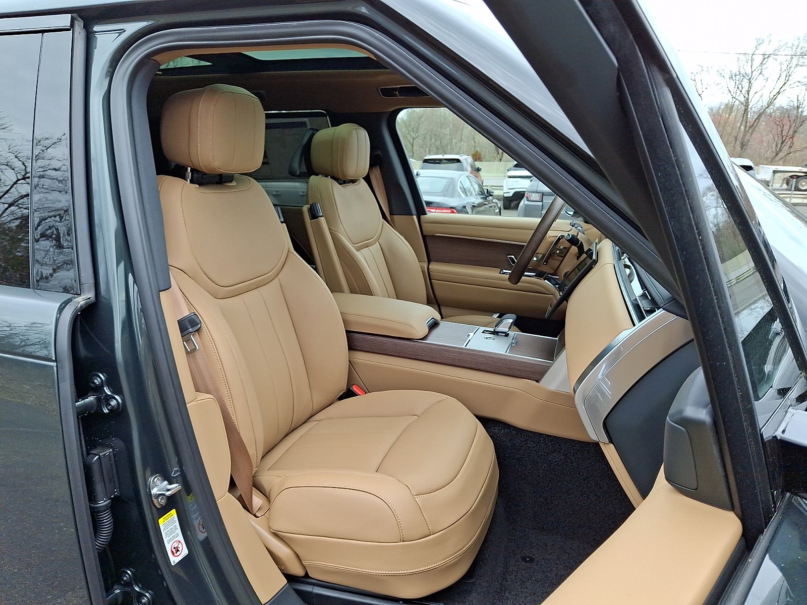 New 2026 Belgravia Green Land Rover P530 SE 7 Seat image 3
