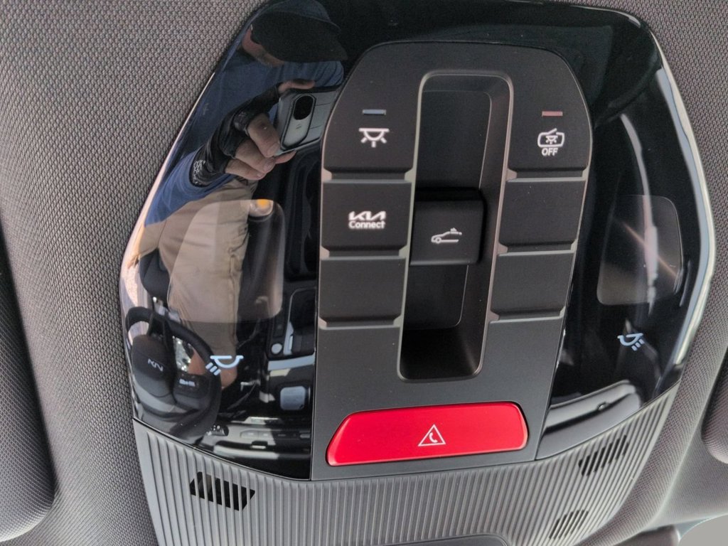 New 2027 Magma Red Matte Kia X-Line S image 25