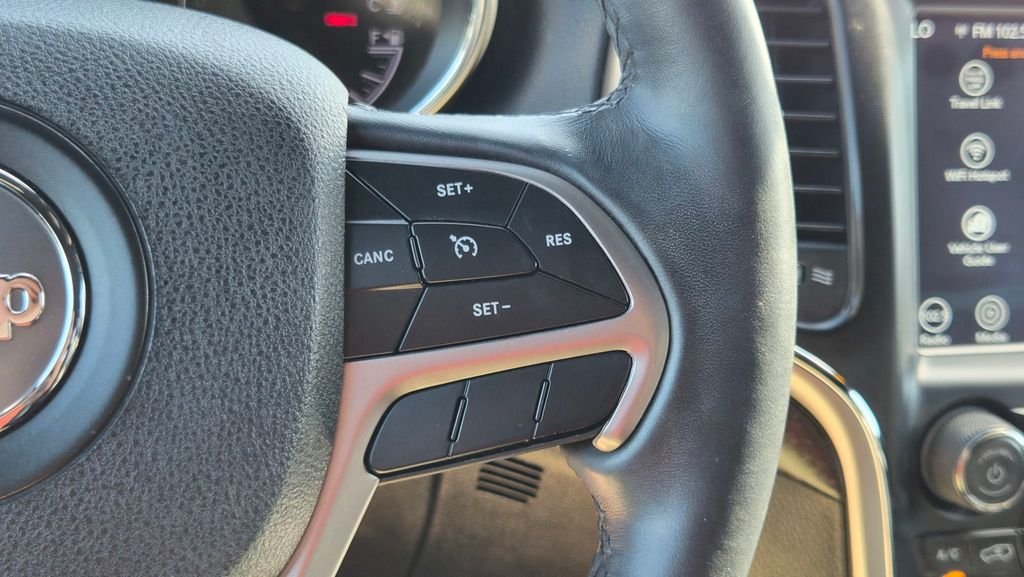 Certified Used 2018 Silver Jeep Altitude image 26