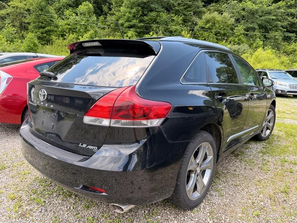 Used 2013 Black Toyota LE image 12