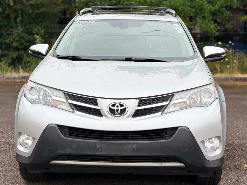 Used 2015 Silver Toyota Limited image 8