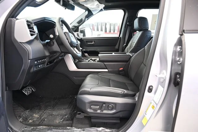 2026 Toyota Tundra Limited - Photo 11