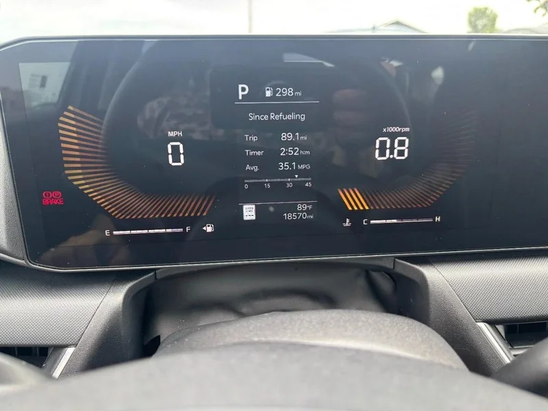 Used 2025 Morning Haze Kia LXS image 18