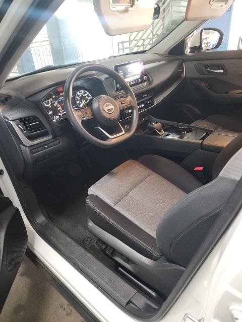 Used 2023 White Nissan SV image 6