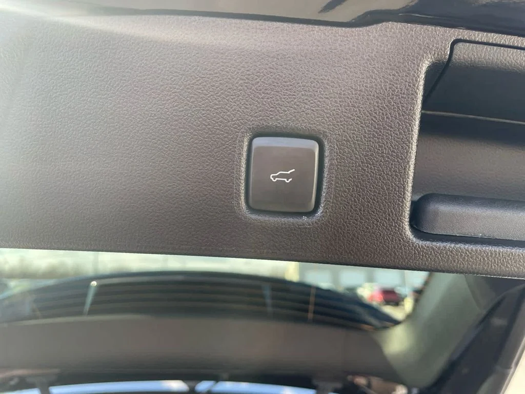Used 2025 Black Ford Active image 11