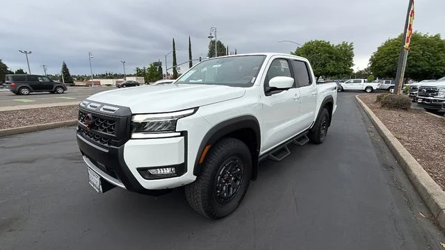 2025 Nissan Frontier PRO-4X Crew Cab 4X4's photo