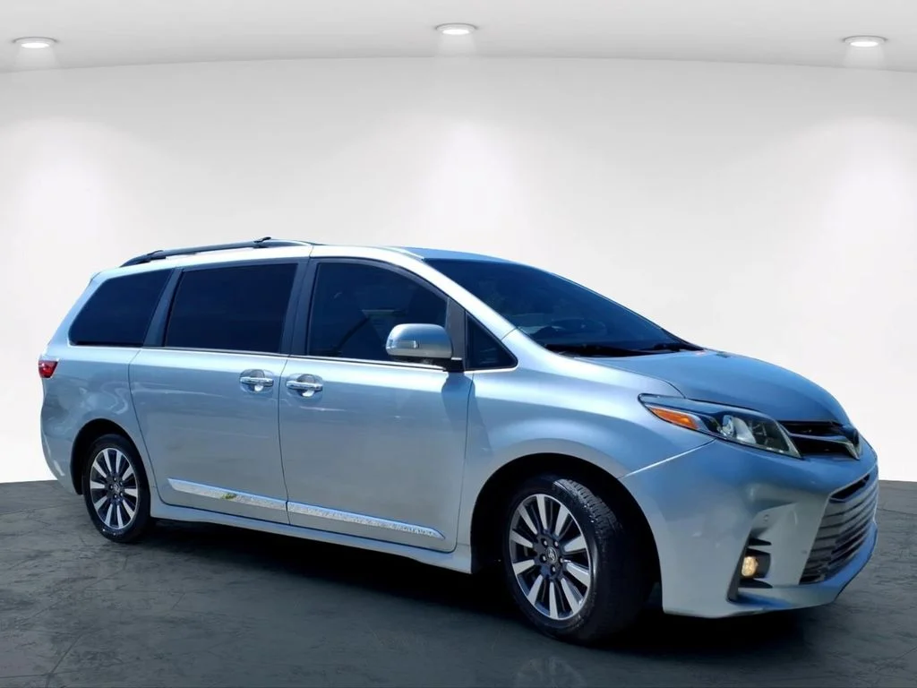 Used 2020 Silver Toyota Limited Premium image 4