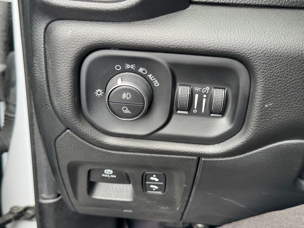 Used 2023 White Ram Laramie image 23