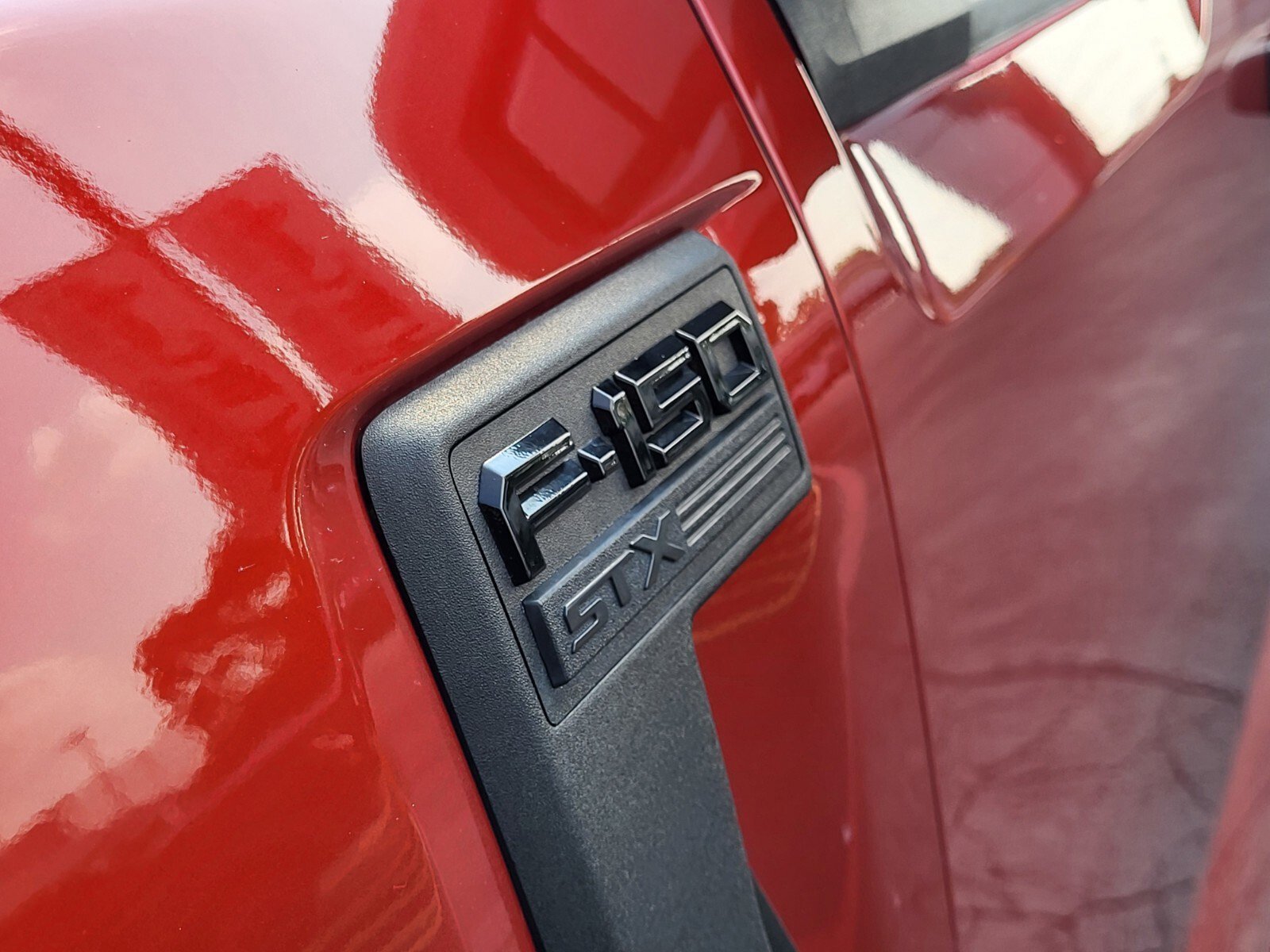 Used 2023 Hot Pepper Red Ford XL image 10