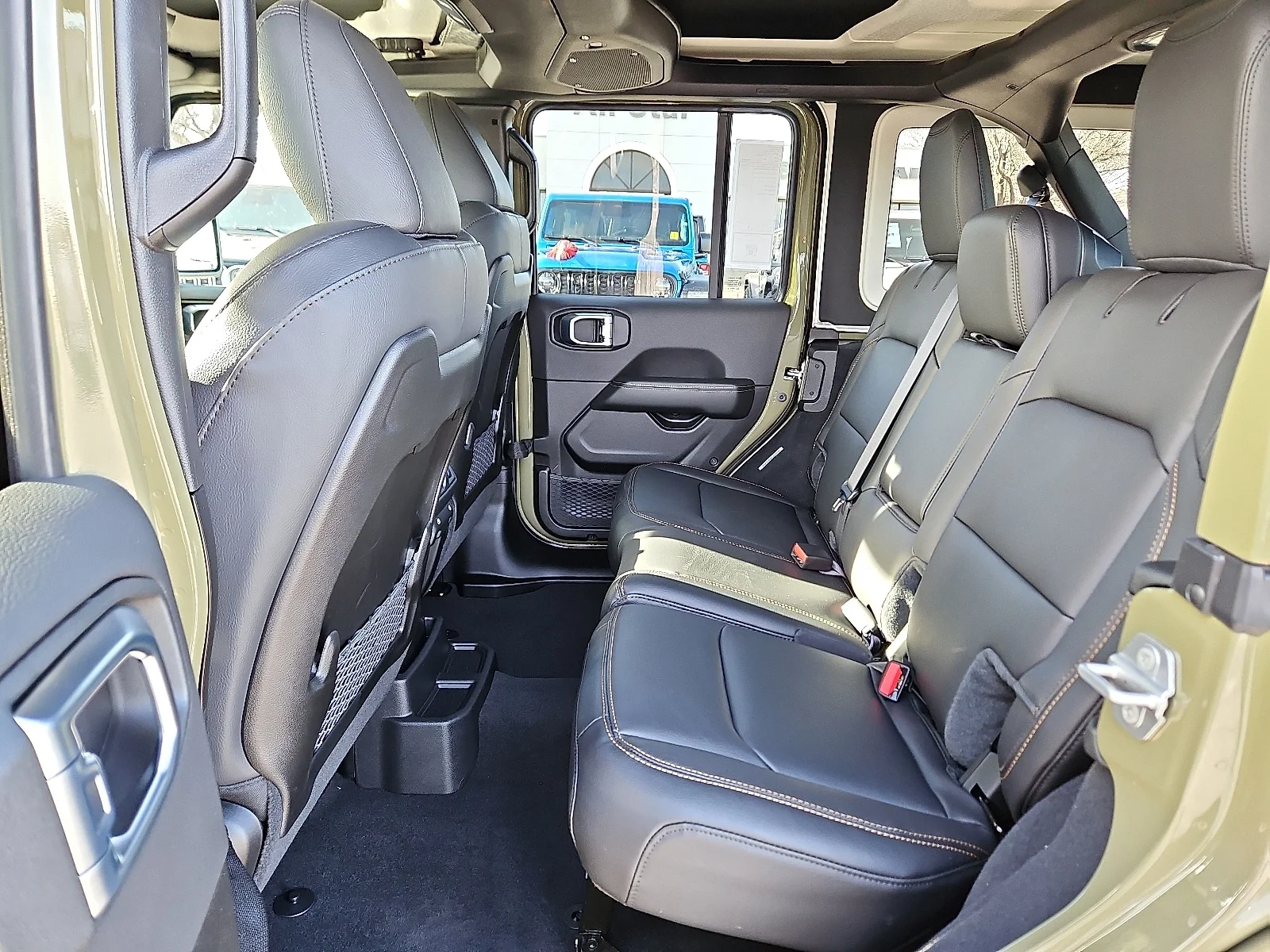 New 2026 41 Jeep 4-DOOR SAHARA image 10