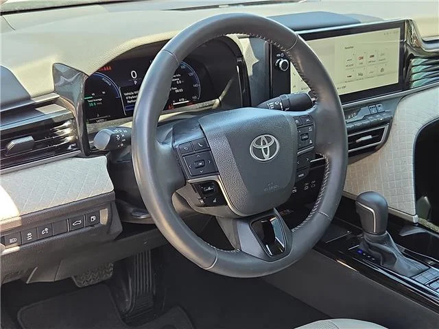 Used 2025 Heavy Metal Toyota XLE image 13