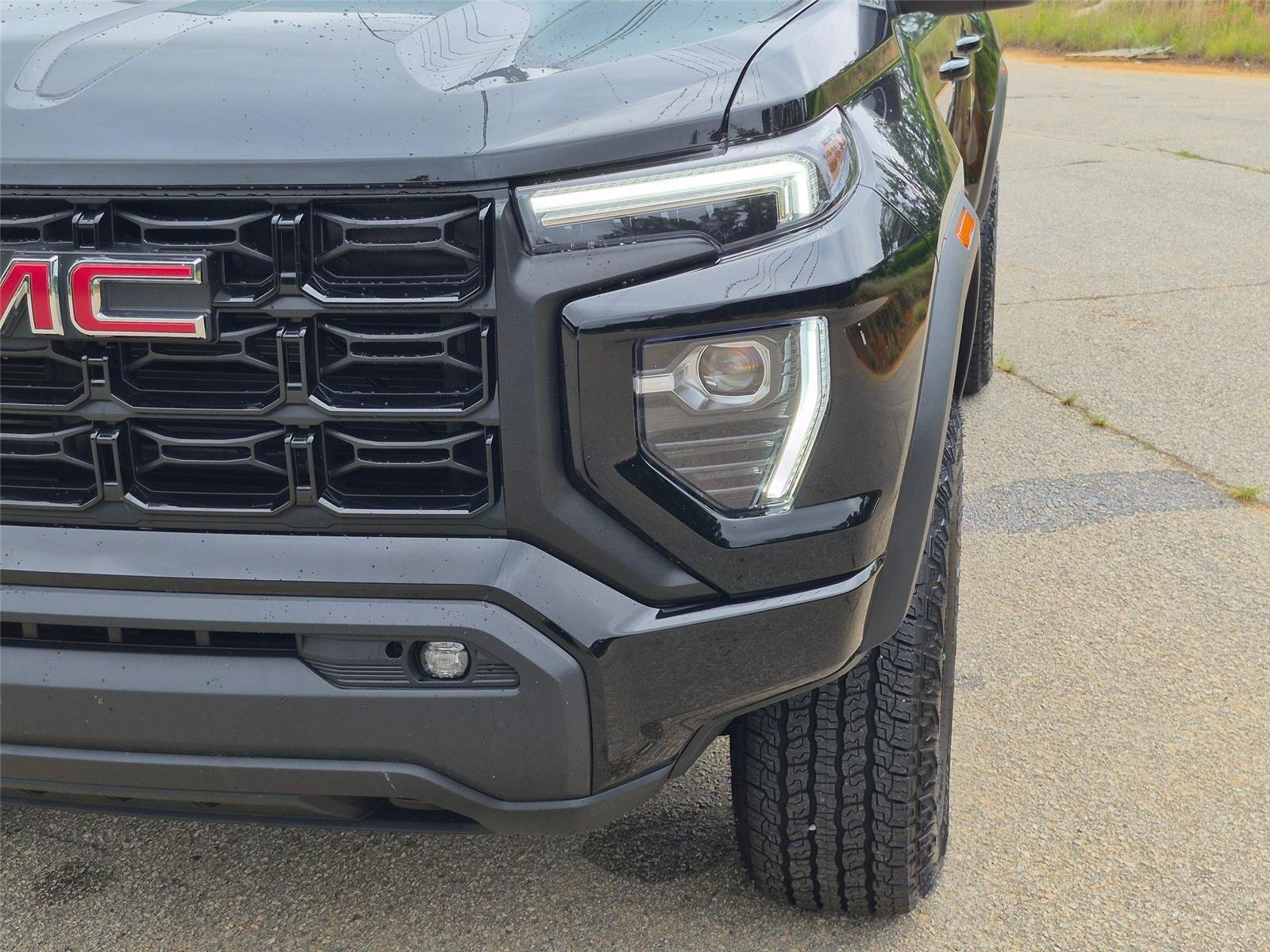 Used 2026 Onyx Black GMC 2WD Elevation image 9