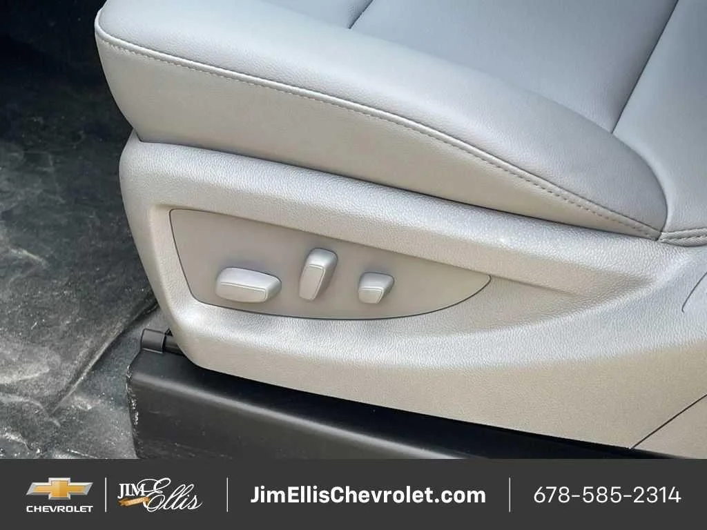 New 2024 Summit White Chevrolet Work Truck image 12