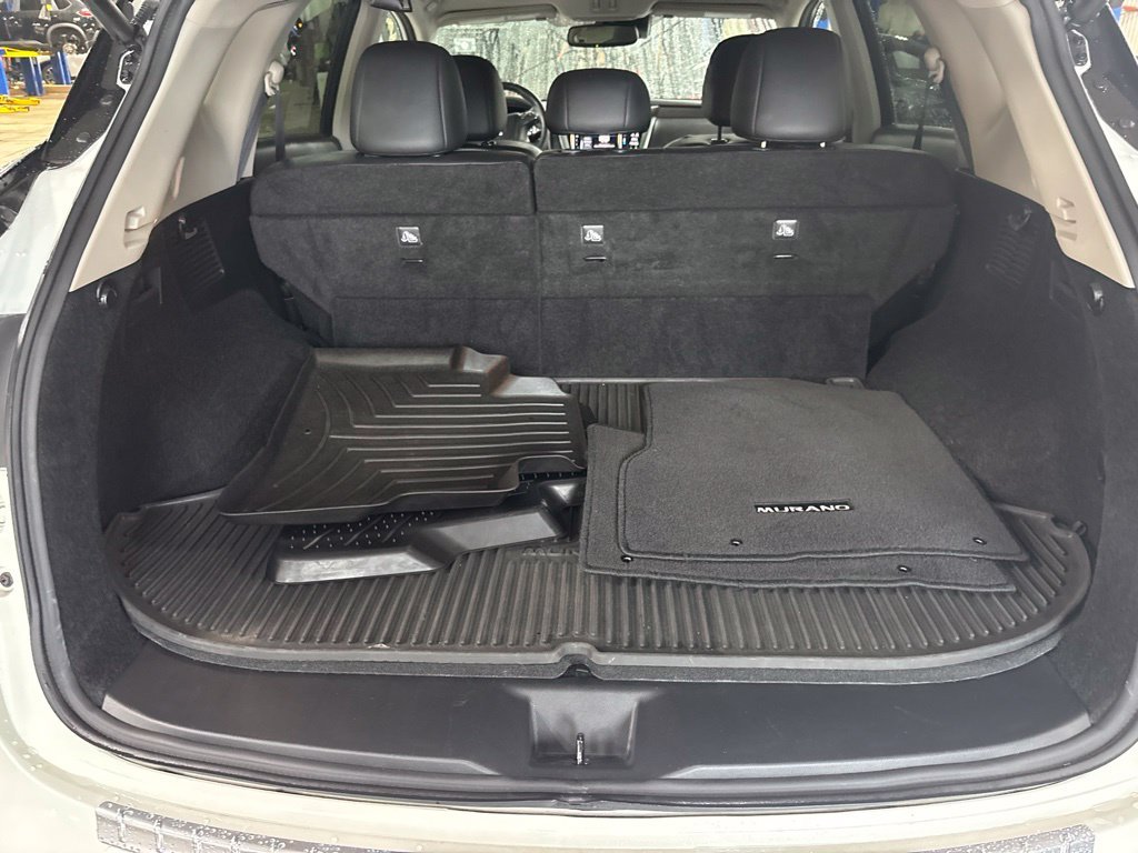 Used 2019 White Nissan Platinum image 25