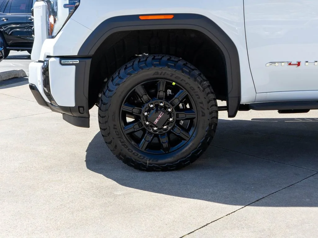 New 2026 Summit White GMC AT4 image 31