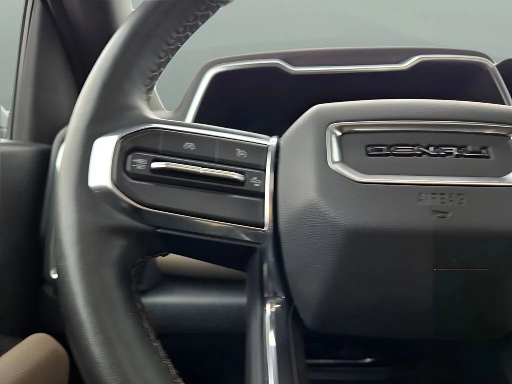 Used 2024 Onyx Black GMC Denali image 10