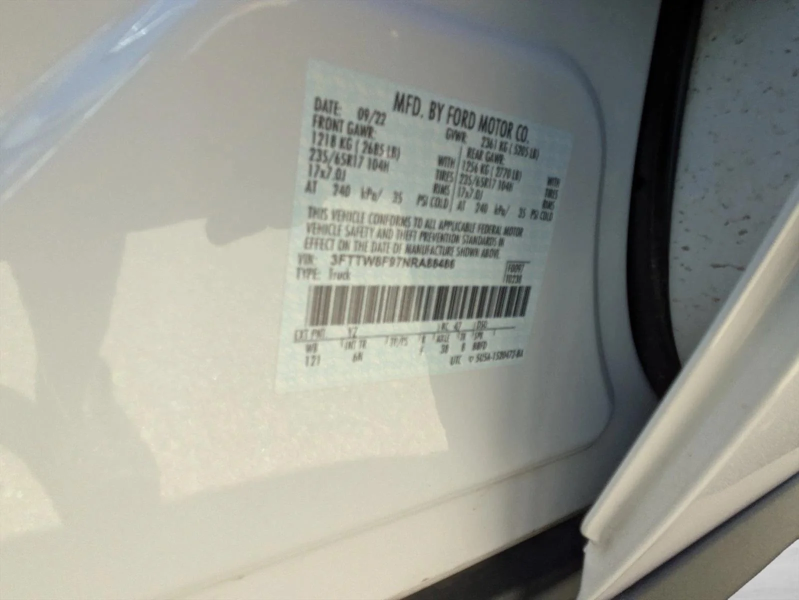 Used 2022 Oxford White Clearcoat Ford LARIAT image 24