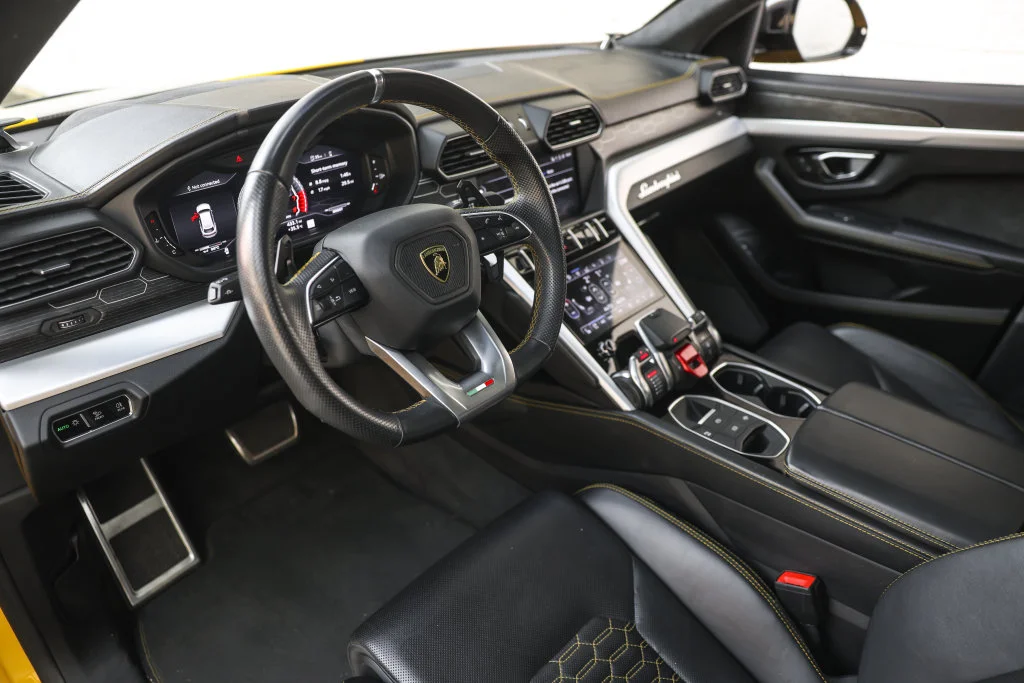 Used 2019 Yellow Lamborghini Base image 23