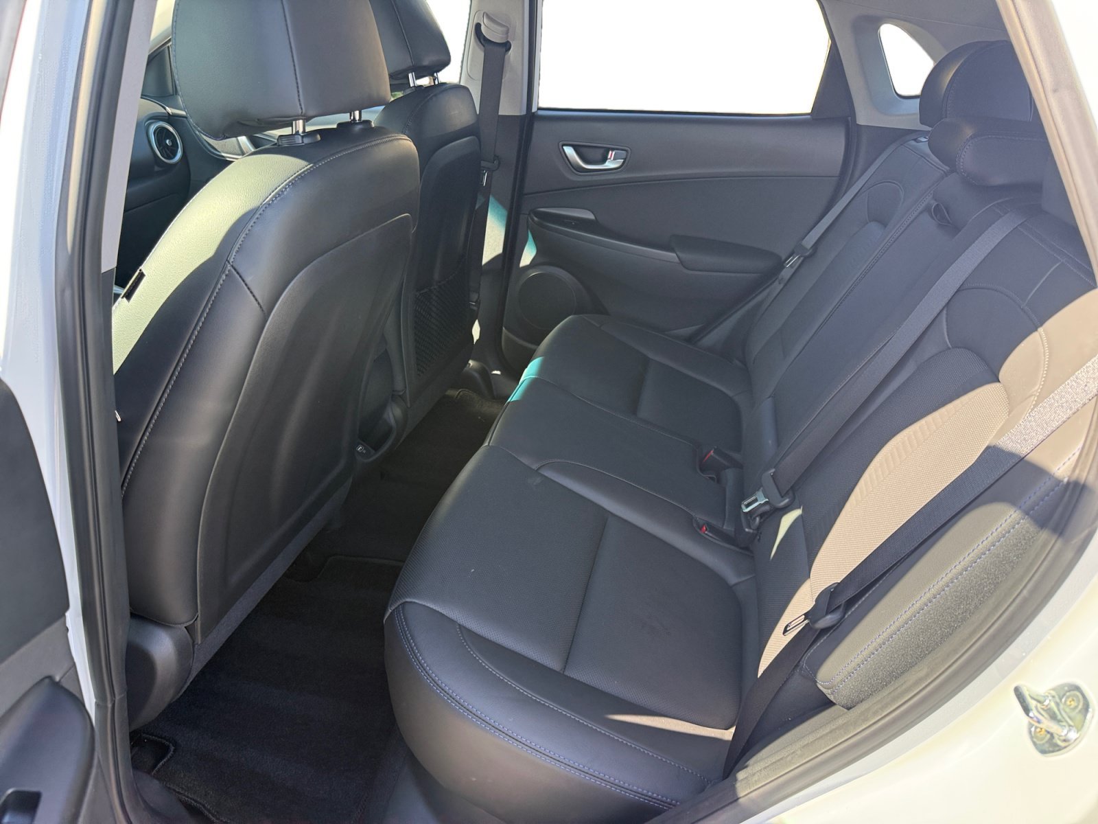 Certified Used 2023 Lunar Hyundai Limited image 16