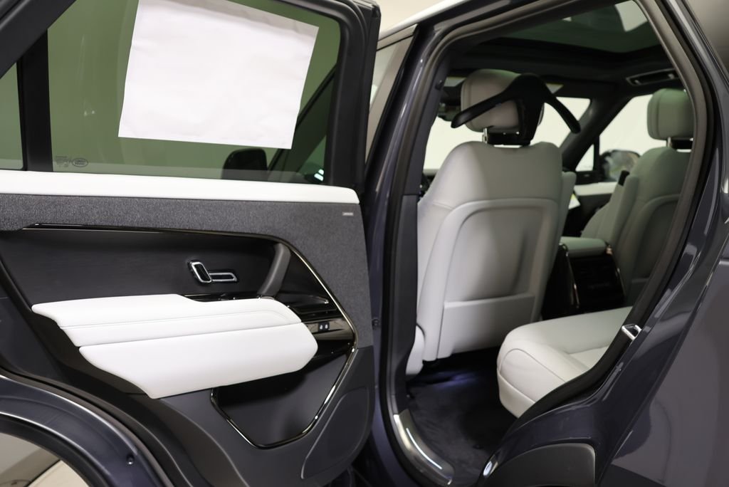 New 2026 Varesine Blue Metallic Land Rover SE image 33